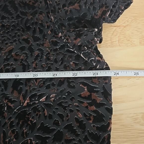 Free People Womens Size XS Short Sleeve Teddy Velvet Burnout T-Shirt Black - Picture 5 of 8